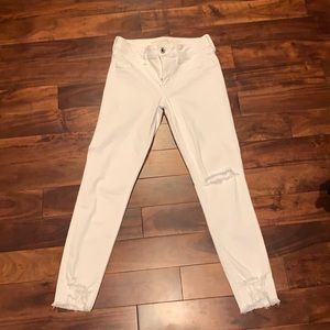 White distressed skinny jeans